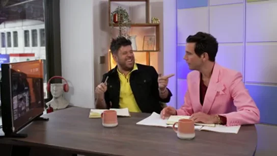 El divertido momento cuando Pablo López explica Mika por qué los andaluces no pronuncian las 'eses' finales El divertido momento cuando Pablo López explica Mika por qué los andaluces no pronuncian las 'eses' finales