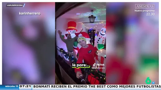 Un influencer se gasta 400 euros en decoración navideña para su balcón: "¡Nos llevan presos por contaminación lumínica!" Un influencer se gasta 400 euros en decoración navideña para su balcón: "¡Nos llevan presos por contaminación lumínica!"
