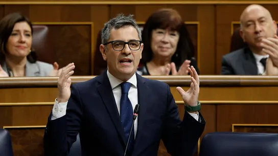 El ministro de Presidencia, Justicia y Relaciones con las Cortes, Félix Bolaños, interviene en a la última sesión de control del año este miércoles en el Congreso. El ministro de Presidencia, Justicia y Relaciones con las Cortes, Félix Bolaños, interviene en a la última sesión de control del año este miércoles en el Congreso.