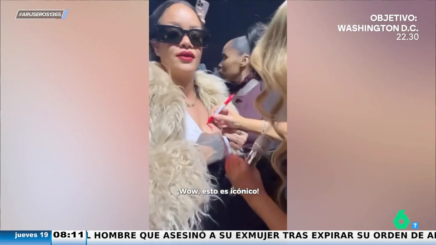 El momento viral en el que Rihanna pide a Mariah Carey que le firme una teta: "¡Me encanta!" El momento viral en el que Rihanna pide a Mariah Carey que le firme una teta: "¡Me encanta!"