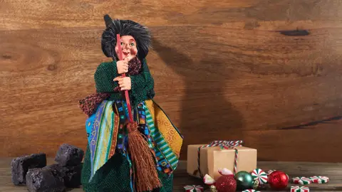 La bruja Befana, tradición navideña en Italia La bruja Befana, tradición navideña en Italia