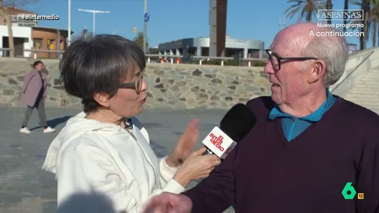 Un alumno de Bárbara Martínez, monitora de gimnasia con 88 años, a Thais Villas: "Esto me ha resucitado" Bárbara Martínez lleva 25 años dando clases gratuitas de gimnasia en la playa del Bogatell, en Barcelona. La catalana consigue reunir hasta 100 personas que se unen a ella para hacer deporte.