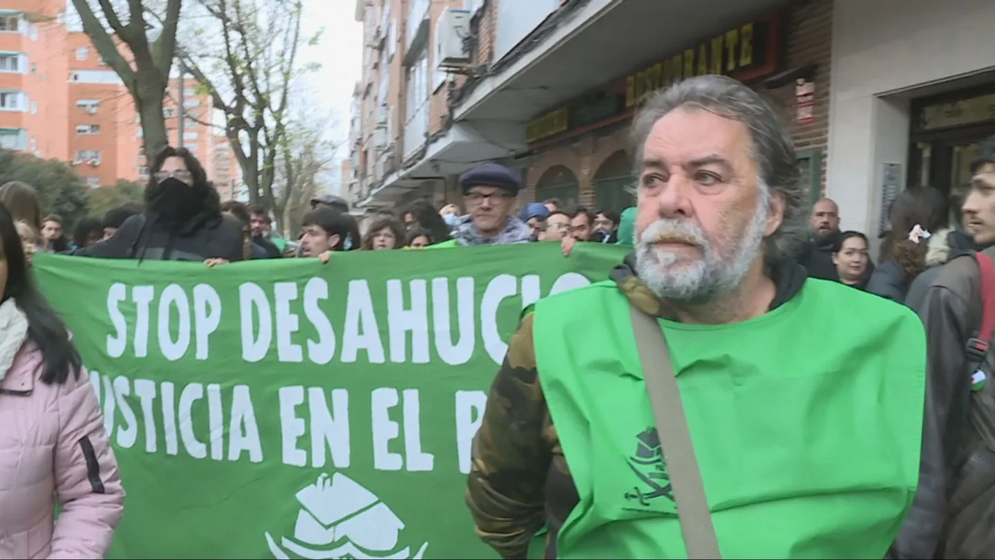 Mariano, el barrendero al que unos aristócratas quieren desahuciar de su piso de Vallecas Mariano, el barrendero al que unos aristócratas quieren desahuciar de su piso de Vallecas