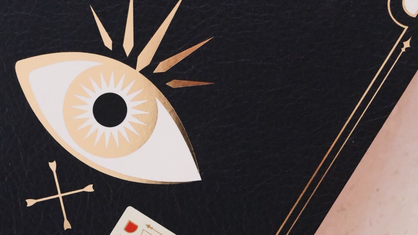 Detalle de la cubierta de 'Cruces', de Alex Landragin