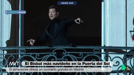 David Bisbal deleita a Madrid cantando 'Los peces en el río' y 'Mi burrito sabanero' en la Puerta del Sol El cantante almeriense, acompañado por Isabel Díaz Ayuso, ha cantando en el balcón de la sede de la Comunidad de Madrid varios temas navideños.