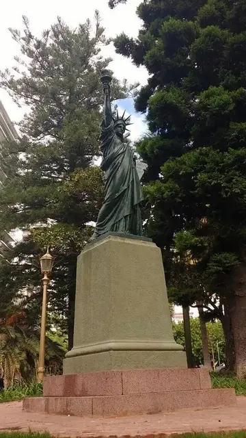 Estatua de la Libertad, Buenos Aires Estatua de la Libertad, Buenos Aires