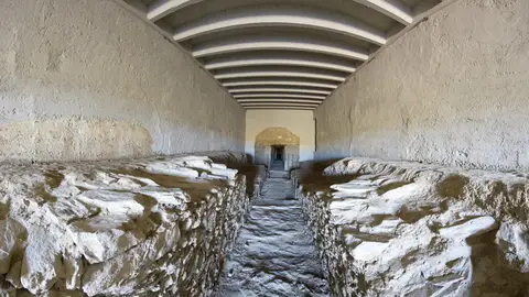 Corredor del Dolmen de La Pastora Corredor del Dolmen de La Pastora