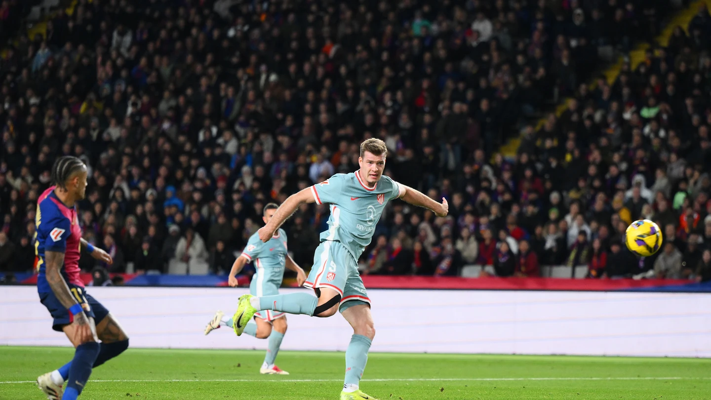 Sorloth desata la locura: el Atleti asalta el campo del Barça... y el liderato Sorloth desata la locura: el Atleti asalta el campo del Barça... y el liderato