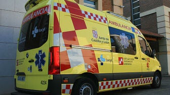 Imagen de archivo de una ambulancia de Castilla y Le&oacute;n