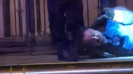El momento de la detención del presunto autor del atropello múltiple en el mercadillo navideño de Magdeburgo El momento de la detención del presunto autor del atropello múltiple en el mercadillo navideño de Magdeburgo