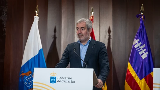 Presidente de Canarias, Fernando Clavijo, en una comparecencia ante los medios de comunicación Presidente de Canarias, Fernando Clavijo, en una comparecencia ante los medios de comunicación