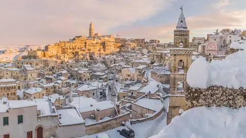 Matera nevada en invierno Matera nevada en invierno