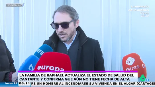 Manuel Martos afirma que no sabe si Raphael pasará la Navidad fuera del hospital: "Lo que nos digan los médicos" Manuel Martos afirma que no sabe si Raphael pasará la Navidad fuera del hospital: "Lo que nos digan los médicos"