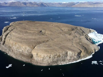 Isla de Hans, entre Groenlandia y Canadá