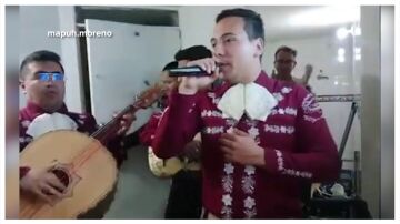 MARIACHIS