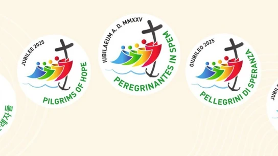 Logo del Año Jubilar 2025 en varios idiomas. Logo del Año Jubilar 2025 en varios idiomas.