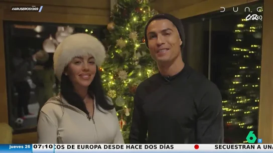 Cristiano Ronaldo y Georgina Rodríguez felicitan la Navidad con un pequeño lío con los idiomas Cristiano Ronaldo y Georgina Rodríguez felicitan la Navidad con un pequeño lío con los idiomas