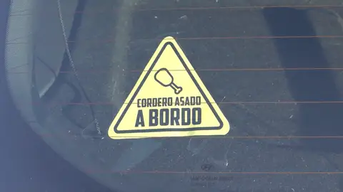 Pegatina Cordero asado a bordo Pegatina Cordero asado a bordo