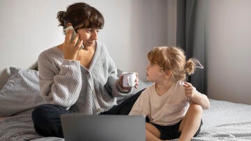 Una madre con su hija. 