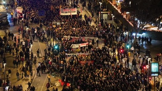 Decenas de personas durante la tercera manifestación convocada contra la gestión de la DANA, en Valencia. Decenas de personas durante la tercera manifestación convocada contra la gestión de la DANA, en Valencia.