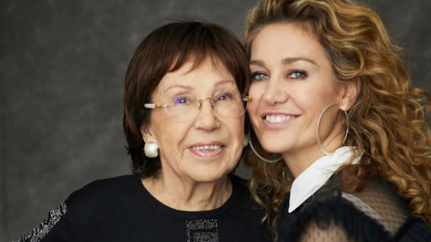 Lola Casademunt, con su hija Maite Lola Casademunt, con su hija Maite