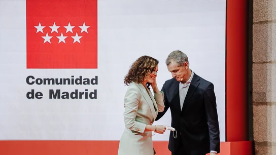 Isabel Díaz Ayuso y Toni Cantó el día de la presentación de la Oficina del Español Isabel Díaz Ayuso y Toni Cantó el día de la presentación de la Oficina del Español