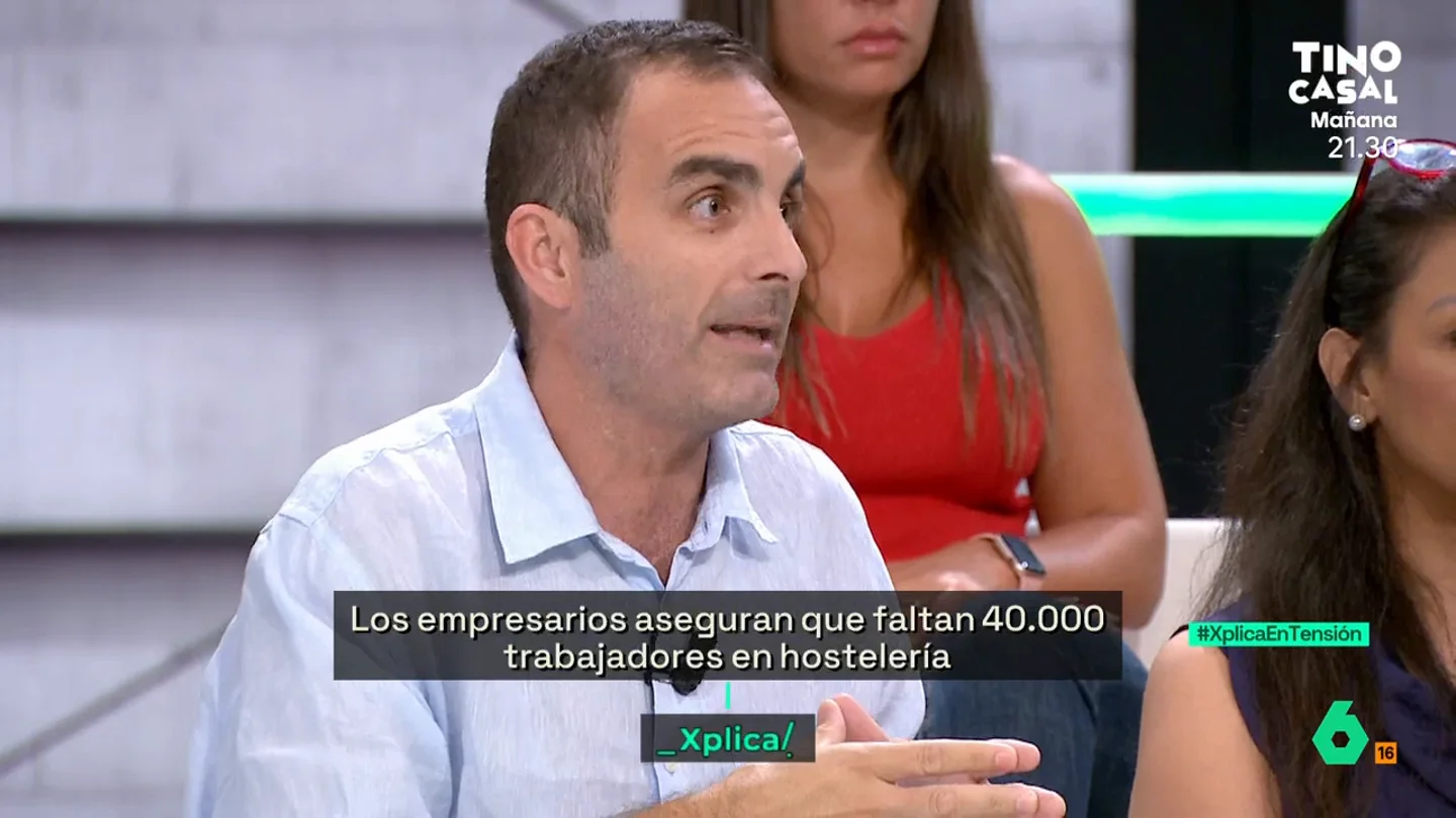 Un empresario: "Debes entender que mientras estás muy cómodo en una sobremesa a las 23 horas, hay un camarero en sus horas extras" Un empresario: "Debes entender que mientras estás muy cómodo en una sobremesa a las 23 horas, hay un camarero en sus horas extras"