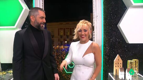 Dani Mateo, con Cristina Pardo