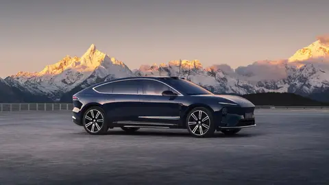 Es el Porsche chino lleno de tecnología y lujo: imagina el equipamiento que lleva si cuesta 100.000 euros NIO ET9