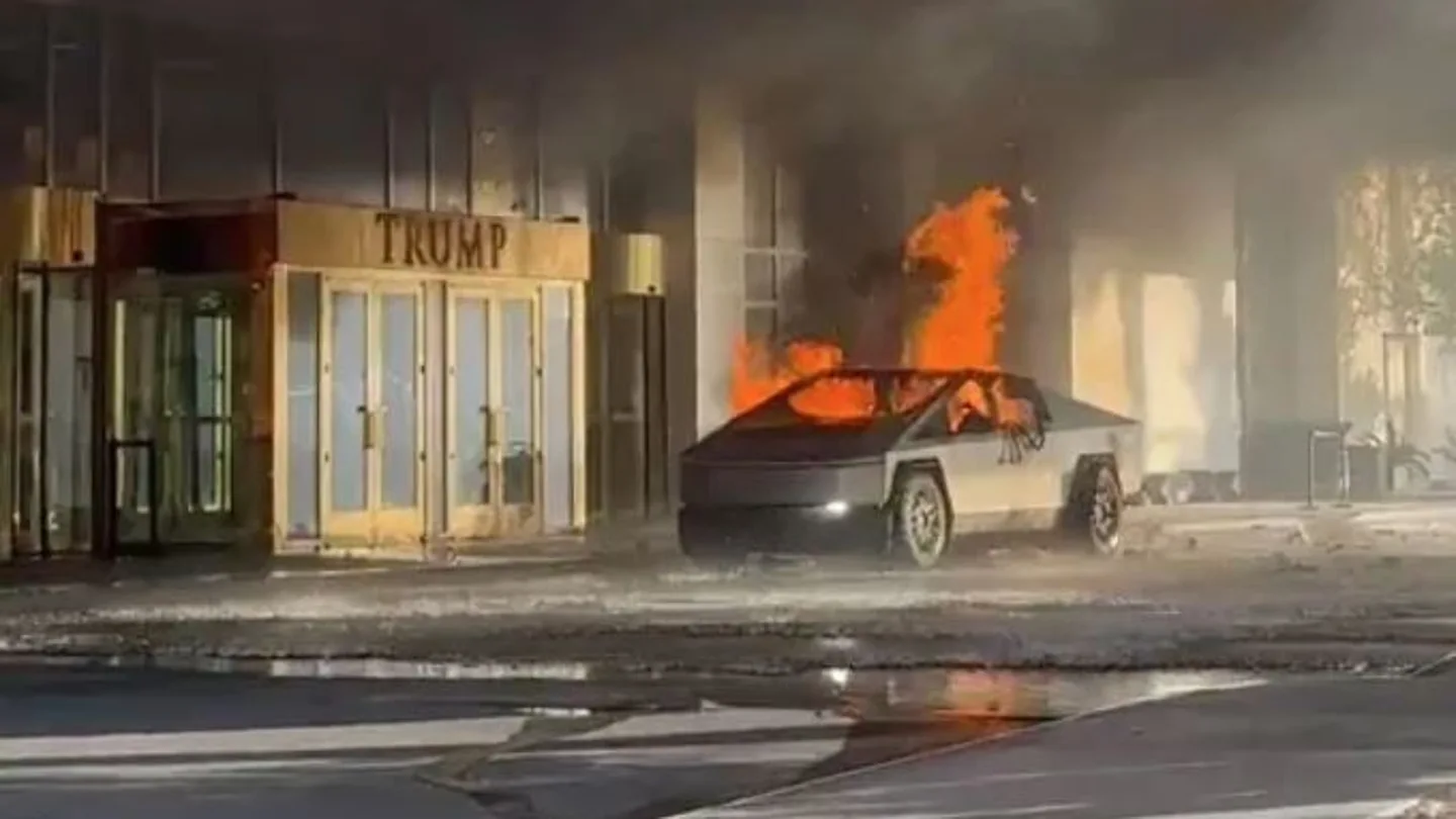 Explota un Cybertruck de Tesla frente al Hotel Trump de Las Vegas Explota un Cybertruck de Tesla frente al Hotel Trump de Las Vegas