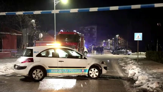 Zona acordonada en la ciudad montenegrina de Cetinje tras el tiroteo que deja siete víctimas mortales, entre ellos dos niños. Zona acordonada en la ciudad montenegrina de Cetinje tras el tiroteo que deja siete víctimas mortales, entre ellos dos niños.