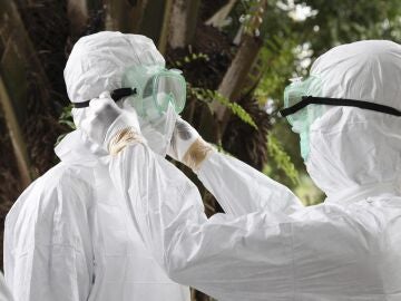 dos enfermeros liberianos