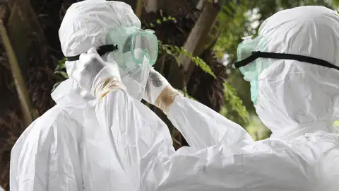 dos enfermeros liberianos dos enfermeros liberianos