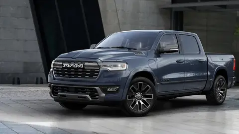 Le sale una rival más bruta a la Ford Ranger, y es una RAM con autonomía extendida que combina motor eléctrico con generador de combustión RAM 1500 Ramcharger
