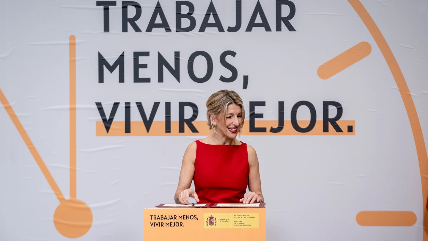 Yolanda Díaz durante la firma del acuerdo de la reducción de la jornada laboral Yolanda Díaz durante la firma del acuerdo de la reducción de la jornada laboral