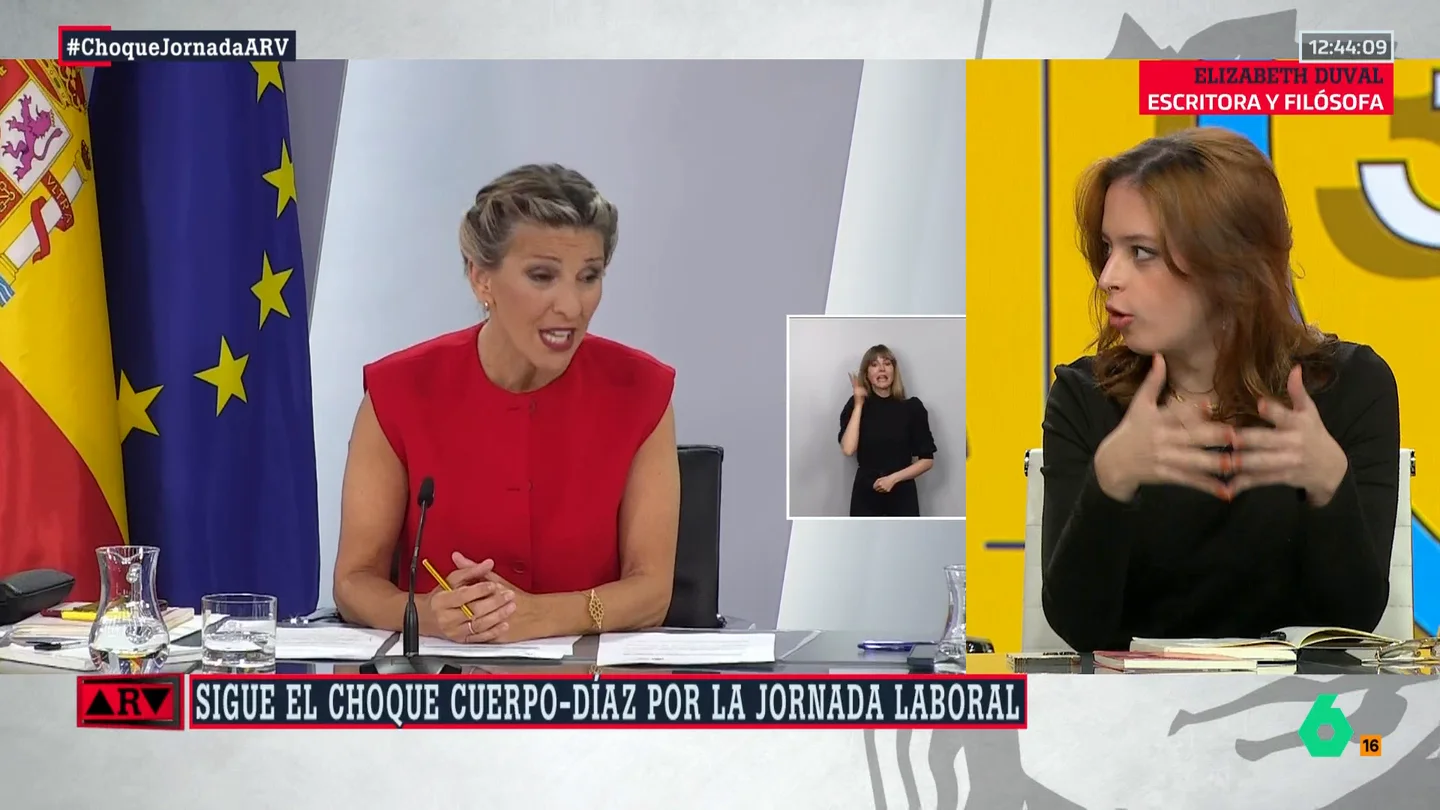 Elizabeth Duval, sobre el choque entre Díaz y Cuerpo por la jornada laboral: "Cuando se pacta un gobierno, hay documentos de obligado cumplimiento" Elizabeth Duval, sobre el choque entre Díaz y Cuerpo por la jornada laboral: "Cuando se pacta un gobierno, hay documentos de obligado cumplimiento"