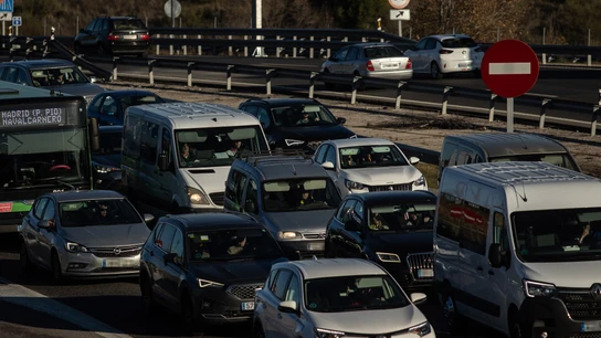 Atasco de vehículos en la A-5, a 20 de diciembre de 2024, en Madrid (España). Atasco de vehículos en la A-5, a 20 de diciembre de 2024, en Madrid (España).
