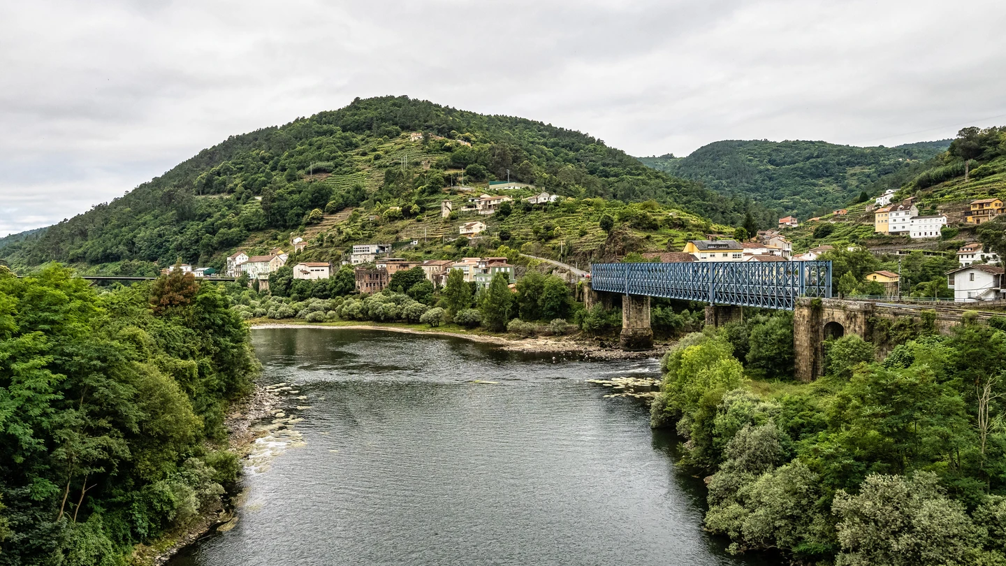 Os Peares, pueblo de Galicia Os Peares, pueblo de Galicia