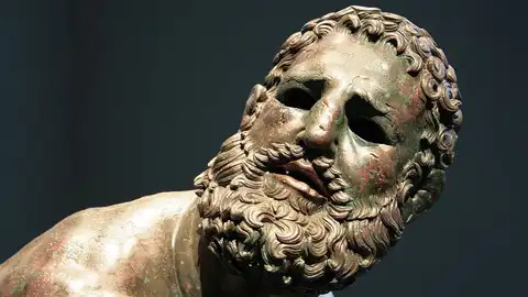 Escultura de 'El boxeador en reposo.  Escultura de 'El boxeador en reposo.