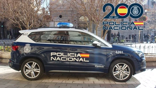 Imagen de archivo de coche patrulla de la Policía Nacional Imagen de archivo de coche patrulla de la Policía Nacional