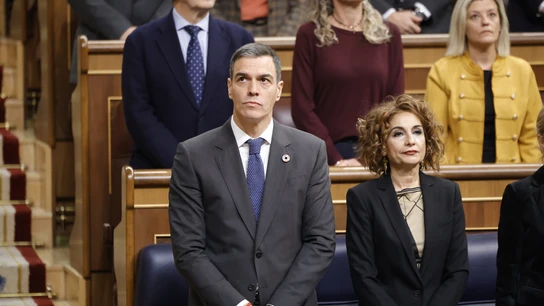 El presidente del Gobierno, Pedro Sánchez y la vicepresidenta primera y ministra de Hacienda, María Jesús Montero, durante una sesión de control al Gobierno El presidente del Gobierno, Pedro Sánchez y la vicepresidenta primera y ministra de Hacienda, María Jesús Montero, durante una sesión de control al Gobierno