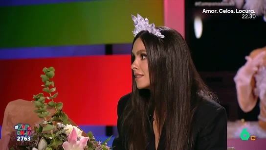 Cristina Pedroche, sobre su vestido hecho con leche materna para las campanadas: "Empecé a sacarme leche a las seis semanas" Cristina Pedroche, sobre su vestido hecho con leche materna para las campanadas: "Empecé a sacarme leche a las seis semanas"