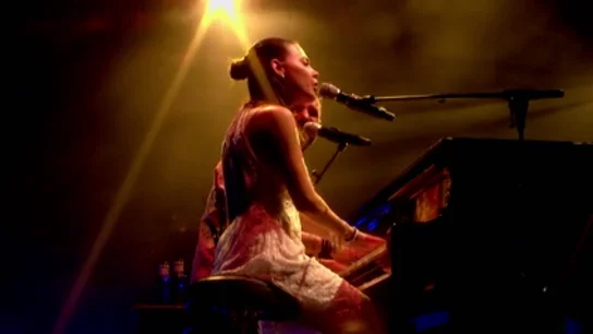 Lo que no se vio en El Piano: así actuaron Marcos y Xenia en los conciertos de Mika y Pablo López Lo que no se vio en El Piano: así actuaron Marcos y Xenia en los conciertos de Mika y Pablo López