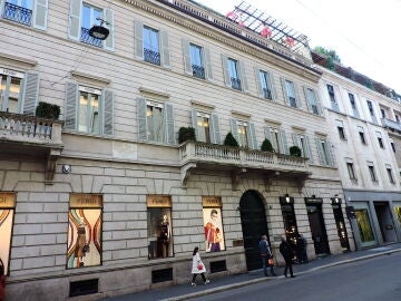 Tiendas en la Via Monte Napoleone de Mil&aacute;n