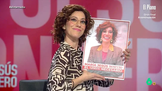 'María Jesús Montero' presenta su vídeo y cartel de campaña para liderar el PSOE andaluz 'María Jesús Montero', imitación de Cristina Gallego mediante, se niega a confirmar en El Intermedio su candidatura para liderar el PSOE andaluz, pero da pistas: ""Es mujer, pelo castaño rizado, muy capacitada y ya tiene un programa, el PADRE".