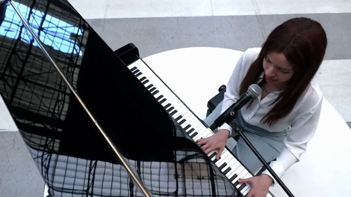 Mika alucina con la actuación al piano de 'Summertime' de Victoria Yáñez: "Toca mejor que canta" Mika alucina con la actuación al piano de 'Summertime' de Victoria Yáñez: "Toca mejor que canta"