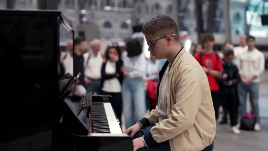 Rubén toca al piano 'Piratas del Caribe', su canción contra el bullying: "Llegaba a casa con la cara marcada" Rubén toca al piano 'Piratas del Caribe', su canción contra el bullying: "Llegaba a casa con la cara marcada"