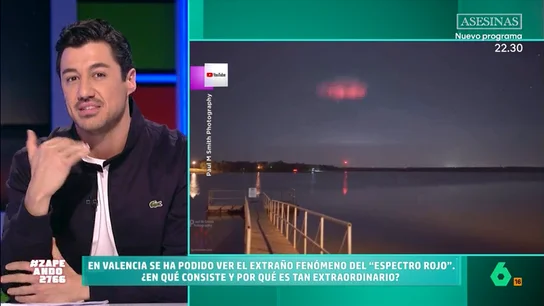 Francisco Cacho analiza el 'espectro rojo' visto en Valencia: así se produce este extraño fenómeno meteorológico En Valencia se ha podido ver un 'espectro rojo', un fenómeno meteorológico muy extraño que se produce en la mesosfera. En este vídeo, Francisco Cacho explica cómo se forman y por qué tiene esa apariencia tan fantasmagórica.