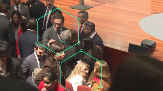 El ministro de Economía, Carlos Cuerpo, y la ministra de Trabajo, Yolanda Díaz, no se saludan en el acto por el 50º aniversario de la muerte de Franco. El ministro de Economía, Carlos Cuerpo, y la ministra de Trabajo, Yolanda Díaz, no se saludan en el acto por el 50º aniversario de la muerte de Franco.