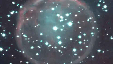 Imagen facilitada por el Instituto de Astrofísica de Canarias (IAC) de WeSb1, una nebulosa planetaria Imagen facilitada por el Instituto de Astrofísica de Canarias (IAC) de WeSb1, una nebulosa planetaria